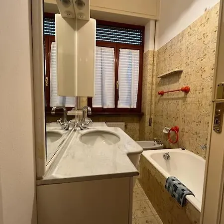 Molto Spazioso, Viale Buonarroti, Viareggio.